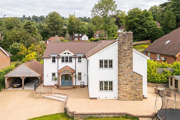 5 Bedroom Detached House For Sale In Beverley Heights, Reigate, RH2