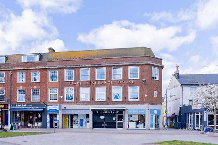 2 Bedroom Flat For Sale In The Strand, Exmouth, EX8