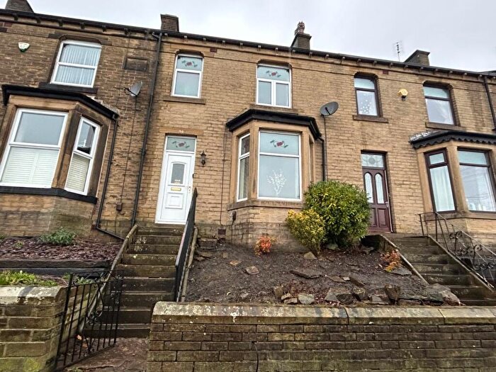 3 Bedroom Terraced House For Sale In Huddersfield Road, Wyke, Bradford, BD12