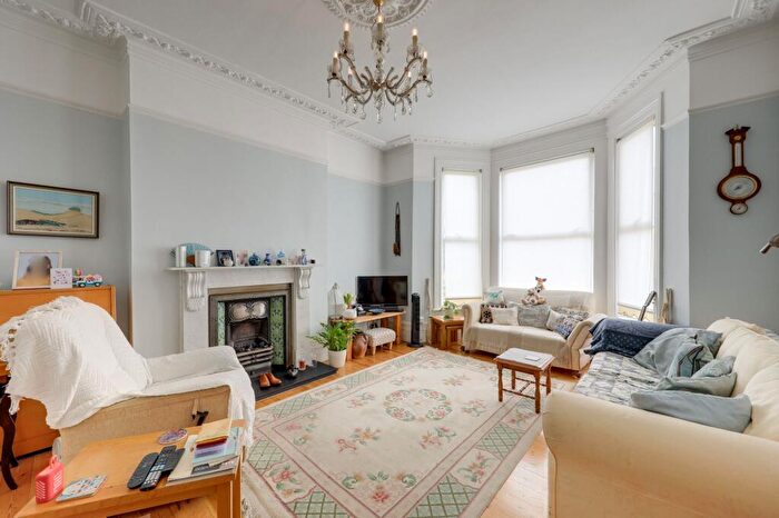 5 Bedroom Semi Detached House For Sale In Wellmeadow Road, London, SE6