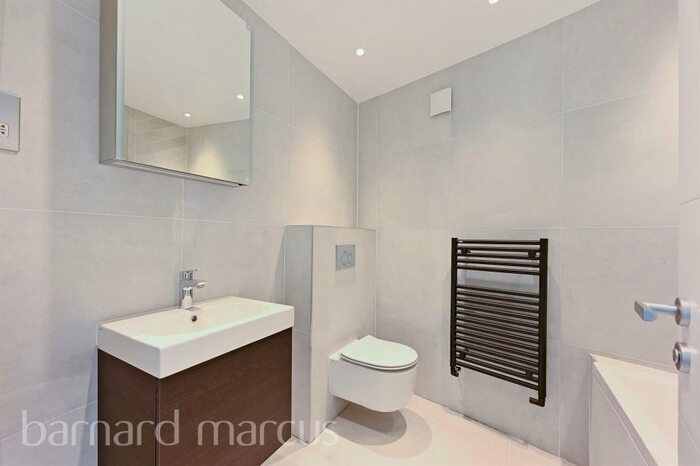 3 Bedroom House To Rent In Rookwood Avenue, New Malden, KT3