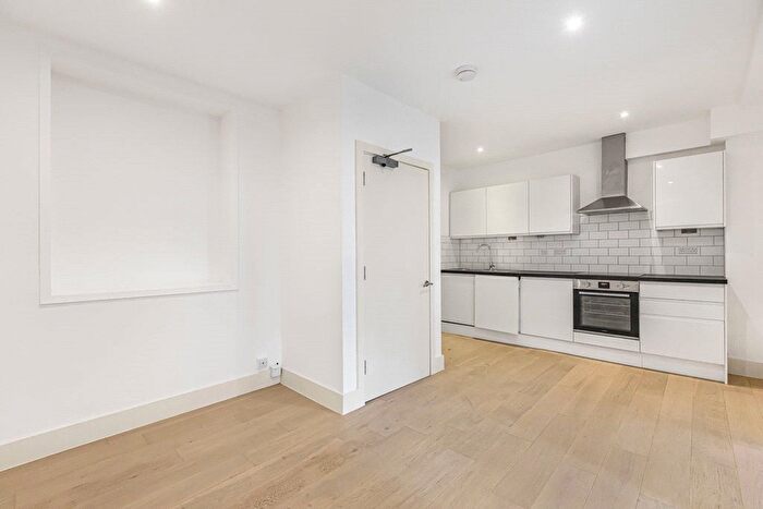 2 Bedroom Flat To Rent In Great Eastern Street, Shoreditch, London, EC2A