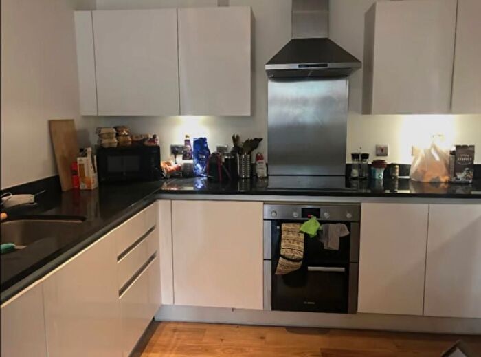 3 Bedroom Flat To Rent In Poppyfield House, London, SE10