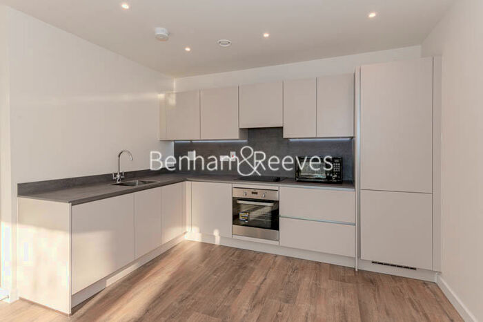 2 Bedroom Apartment To Rent In Bittacy Hill, Hampstead, NW7