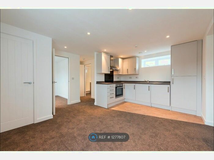 1 Bedroom Flat To Rent In Malling Road, Snodland ME6