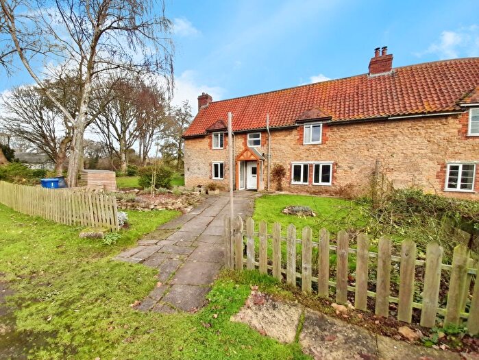 2 Bedroom Cottage For Sale In Harpswell, Gainsborough, DN21