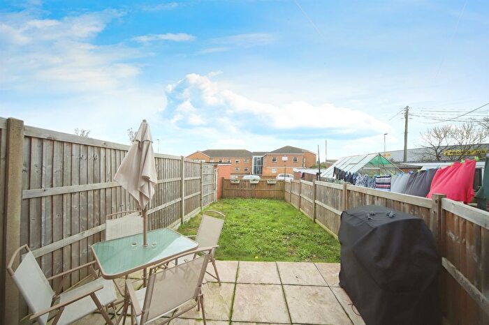 3 Bedroom Terraced House For Sale In Bindon Road, Taunton, TA2