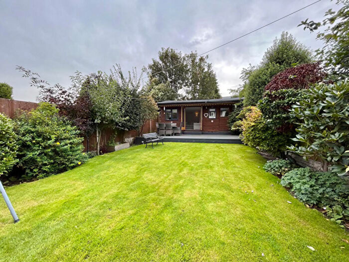 3 Bedroom Semi-Detached House For Sale In Graham Road, West Bromwich, B71