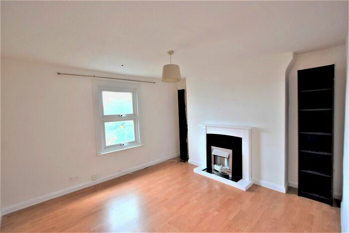 1 Bedroom Flat To Rent In Albion Road, Gravesend, DA12
