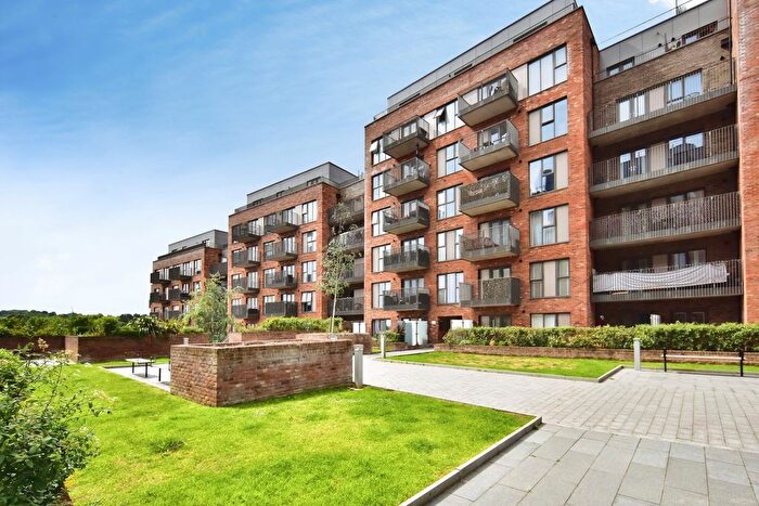 2 Bedroom Flat For Sale In Rosalind Drive, Maidstone, Kent, ME14