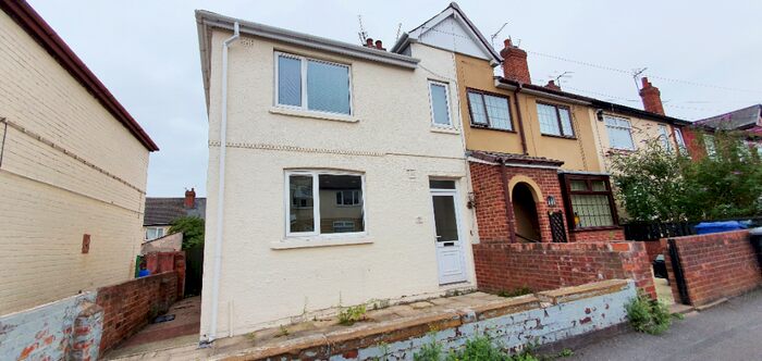 3 Bedroom Semi-Detached House To Rent In Dukes Crescent, Doncaster, South Yorkshire, DN12