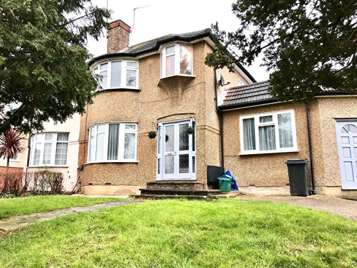 1 Bedroom Flat To Rent In The Avenue, Wembley, HA9