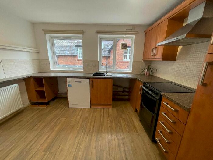 4 Bedroom Flat To Rent In Somerset Road, Edgbaston, Birmingham, West Midlands, B15