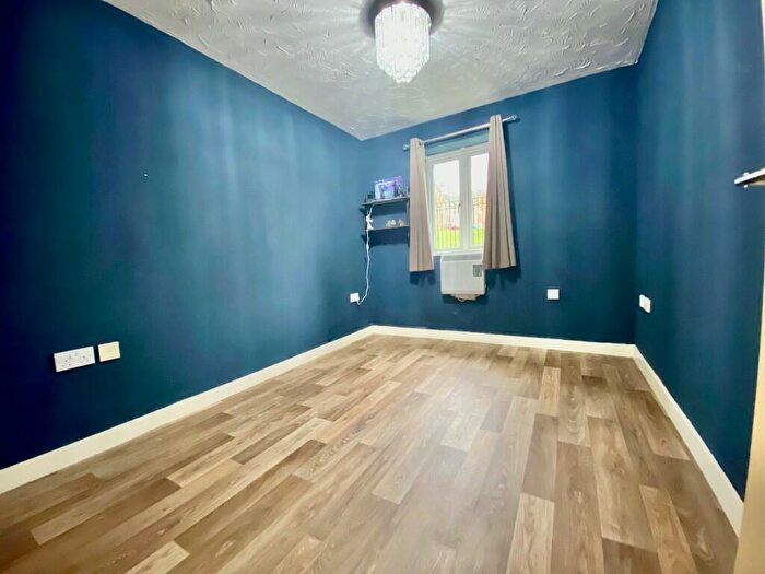 2 Bedroom Flat For Sale In Harn Road, Hampton Centre, Peterborough, Cambridgeshire, PE7