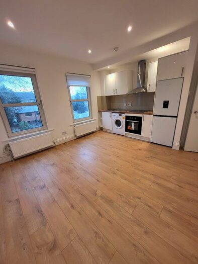 1 Bedroom Flat To Rent In Grove Hill Road, Harrow, HA1