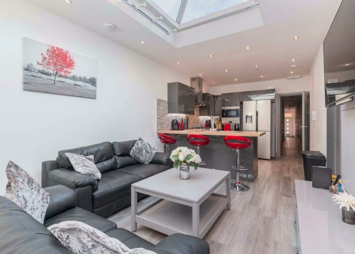 6 Bedroom House To Rent In Dawlish Road, B29