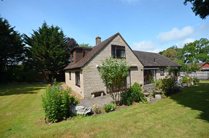 3 Bedroom Detached Bungalow For Sale In Wyke Road, Gillingham, SP8