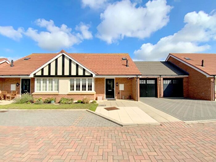 1 Bedroom Bungalow For Sale In Sycamore Way, Humberston, DN36