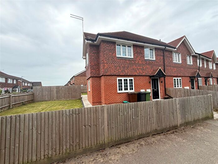 3 Bedroom End Of Terrace House For Sale In Bishop Close, High Haden, TN26