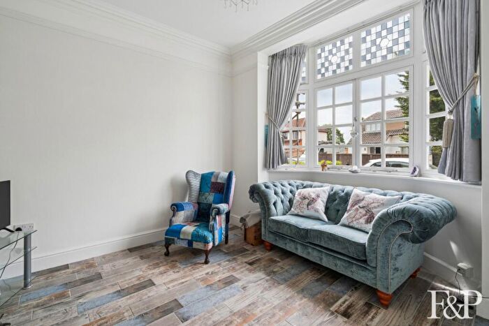3 Bedroom Semi-Detached House For Sale In Lovel Road, Winkfield, SL4