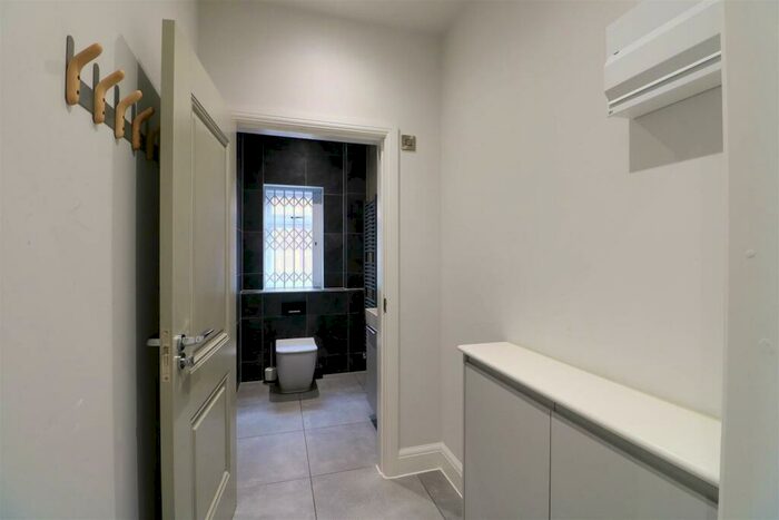 5 Bedroom Detached House For Sale In Manor Drive, Sutton Coldfield, B73