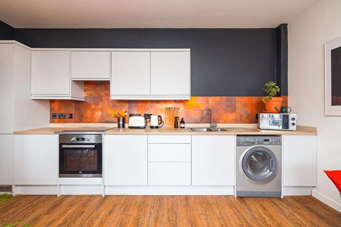 2 Bedroom Flat For Sale In Beaconsfield Road, St George, BS5