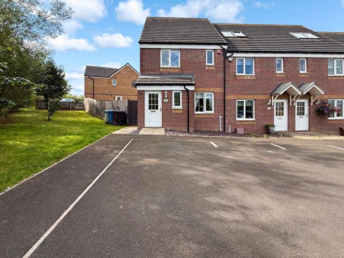 3 Bedroom End Of Terrace House For Sale In Vaderland Grove, Larkhall, ML9