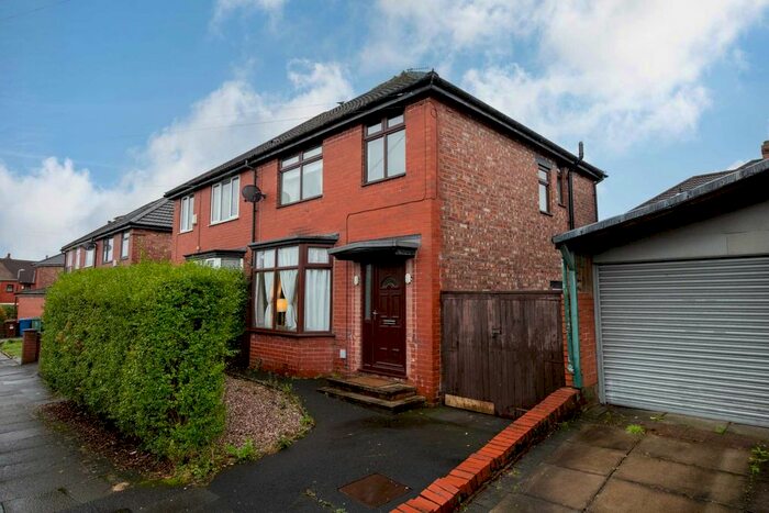 3 Bedroom Semi-Detached House To Rent In Oldfield Road, Prestwich, M25