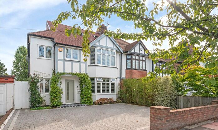 5 Bedroom Semi Detached House For Sale In Kingswood Avenue, Bromley, BR2