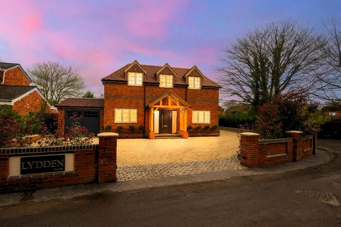 4 Bedroom Detached House For Sale In Sonning Eye, Reading, RG4