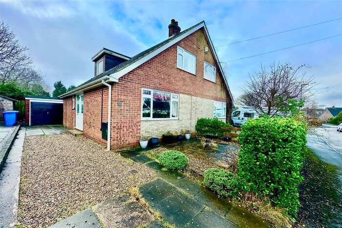 2 Bedroom Semi-Detached House For Sale In Carlton Drive, Aldbrough, Hull, HU11