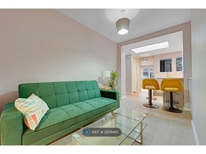 2 Bedroom Flat To Rent In Clarence Road, London, E5