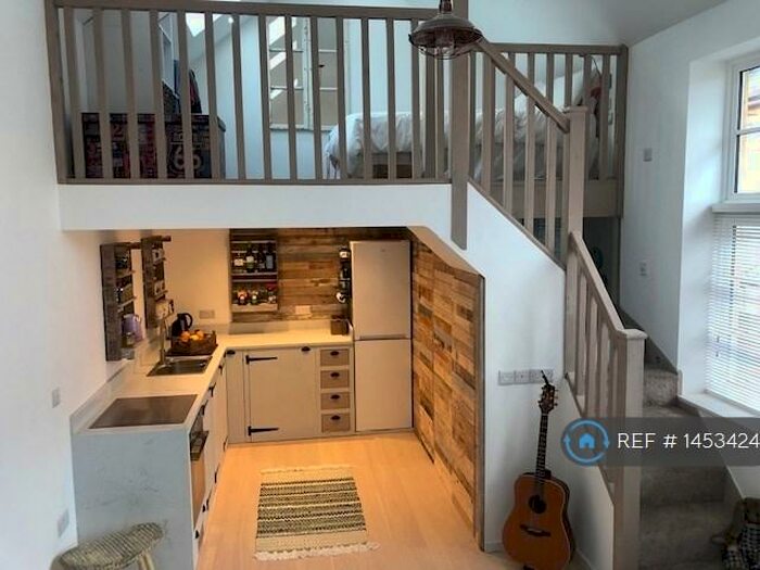 1 Bedroom Detached House To Rent In Lesbourne Road, Reigate, RH2