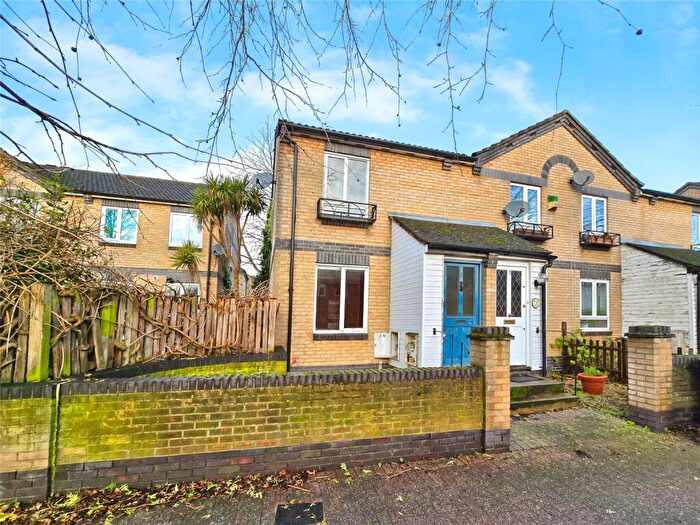 2 Bedroom End Of Terrace House For Sale In Timber Pond Road, London, SE16