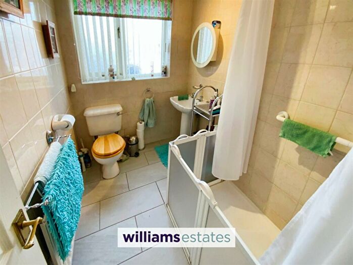 2 Bedroom Bungalow For Sale In Larch Drive, Rhyl, LL18