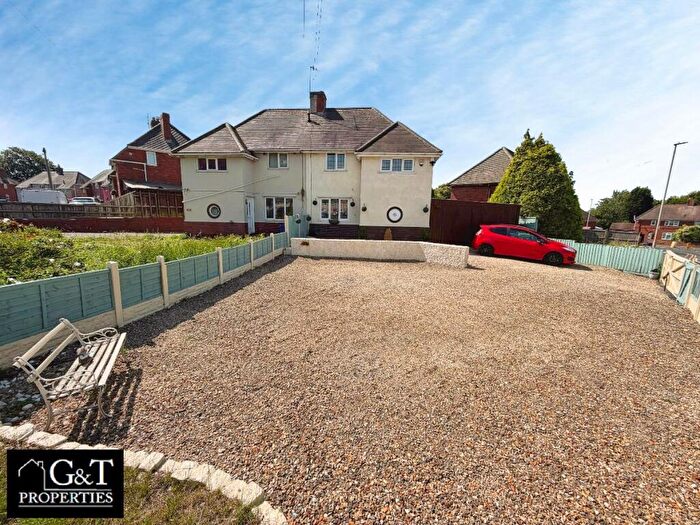3 Bedroom Semi-Detached House For Sale In Tiled House Lane, Brierley Hill, DY5