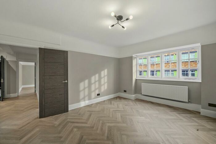 2 Bedroom Flat To Rent In Richmond Hill, Bournemouth, BH2