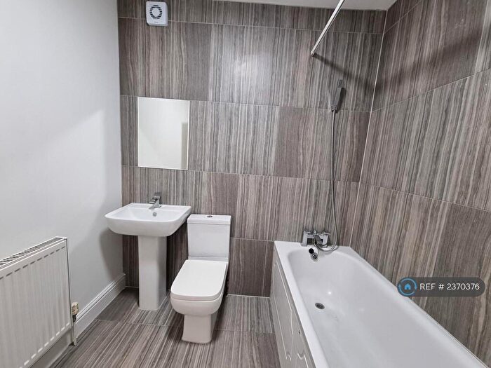 1 Bedroom Flat To Rent In Lea Bridge Road, London, E10