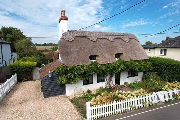 3 Bedroom Detached House For Sale In Station Road, Bentley, GU10