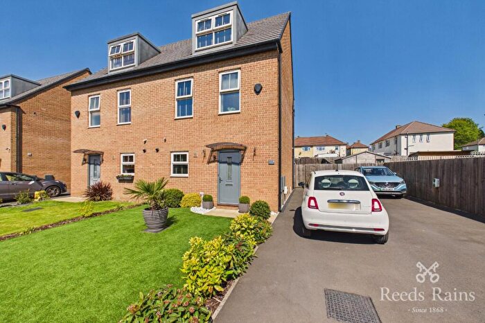 4 Bedroom Semi Detached House For Sale In Cardwell Road, Leeds, West Yorkshire, LS14
