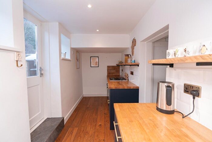 2 Bedroom Cottage To Rent In Lower Granton Road, Trinity, Edinburgh, EH5