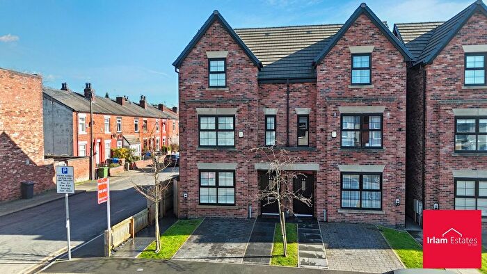 4 Bedroom Semi Detached House For Sale In Lansdowne Road, Eccles, M30