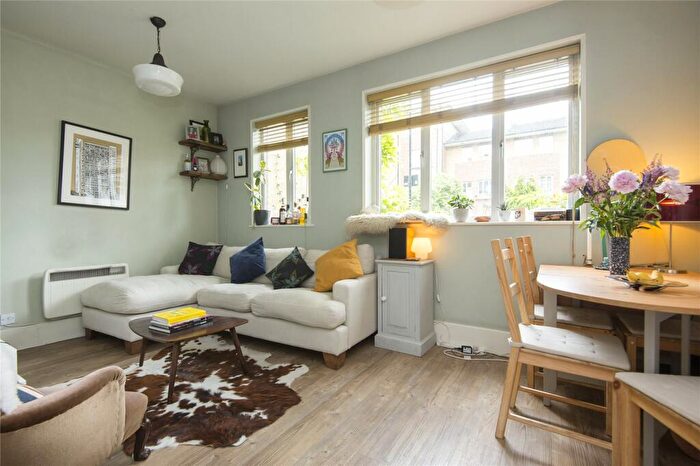 2 Bedroom Flat To Rent In Wyndhams Court, Celandine Drive, Hackney, London, E8
