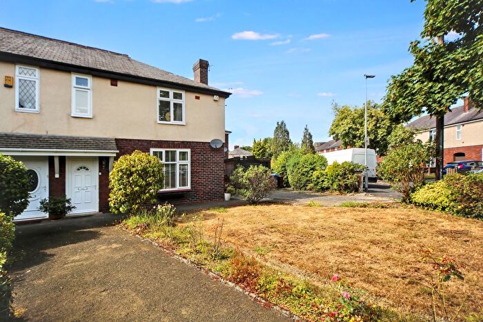 3 Bedroom Semi Detached House For Sale In Thicknesse Avenue, Wigan, WN6