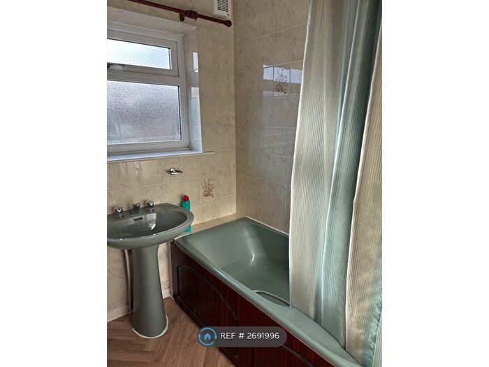 3 Bedroom Terraced House To Rent In Marsh Terrace, Pudsey, LS28