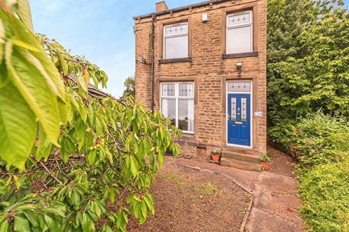 3 Bedroom Detached House For Sale In Cowcliffe Hill Road, Huddersfield, HD2