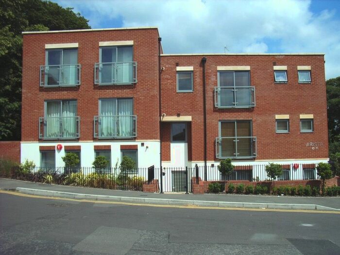 1 Bedroom Flat To Rent In Harvest Road, Englefield Green, Egham, TW20