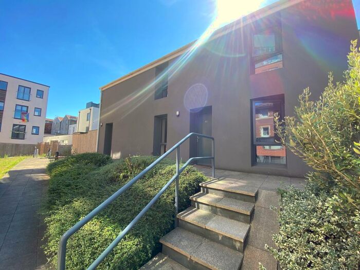 1 Bedroom Apartment To Rent In Trinity Apartments, Bristol, BS2