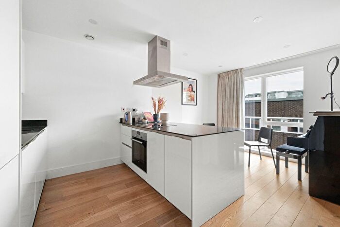 2 Bedroom Flat To Rent In Lamb Walk, Borough, SE1