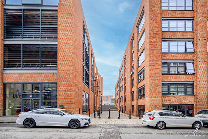 2 Bedroom Apartment For Sale In The Kettleworks, Pope Street, Jewellery Quarter, B1